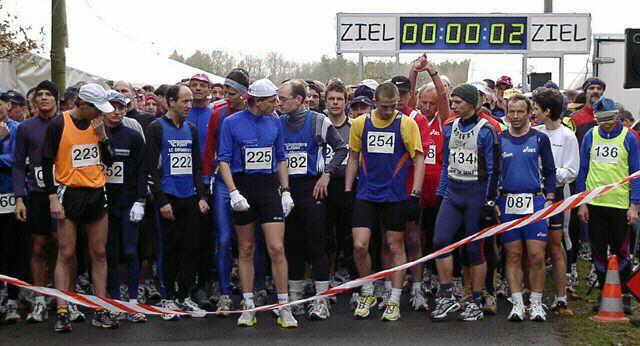 Uli Amborn (222), Thomas Maith (daneben) und Markus M�ller (082) beim Start